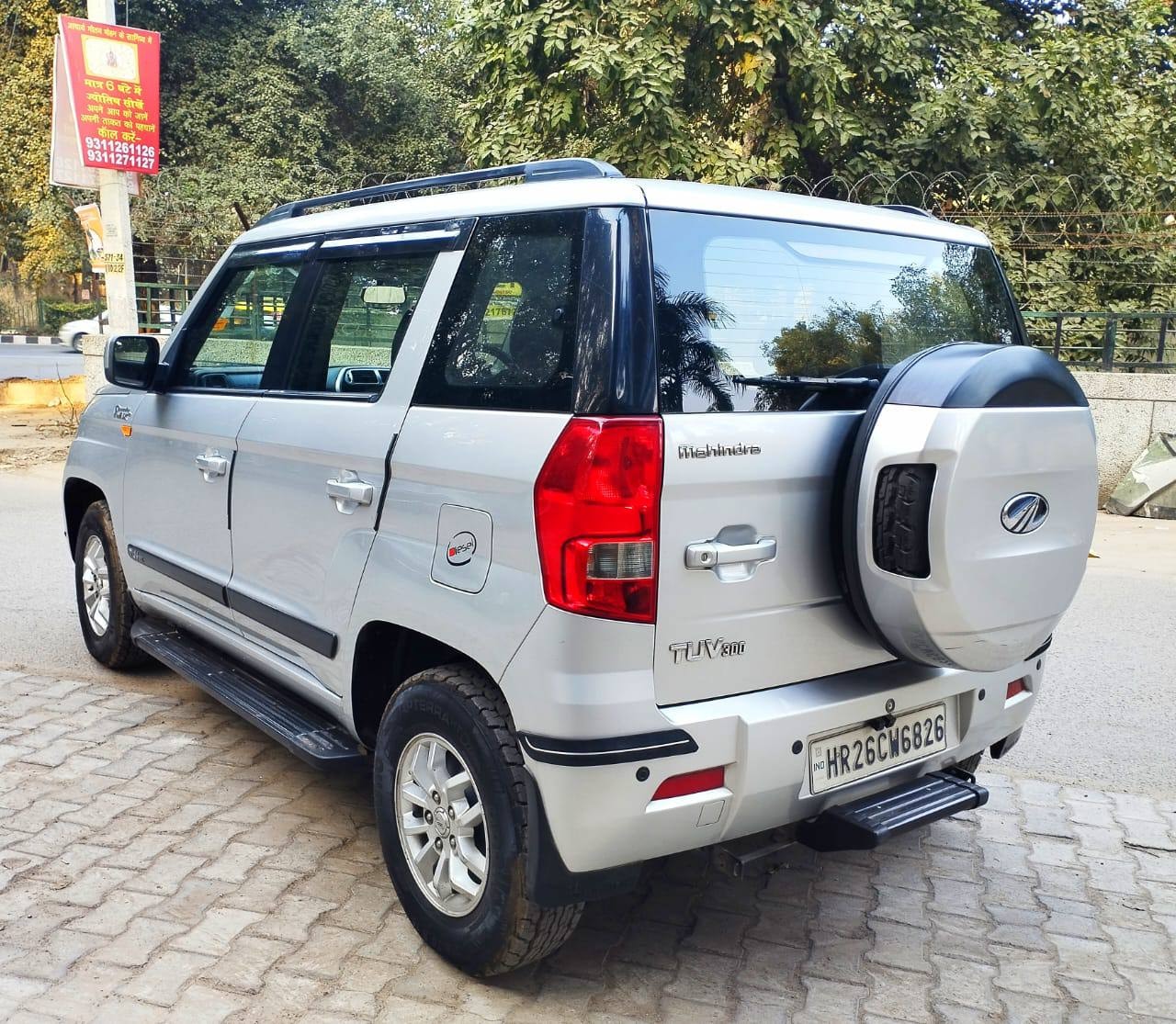 TUV300 image 3 TUV300 image 3