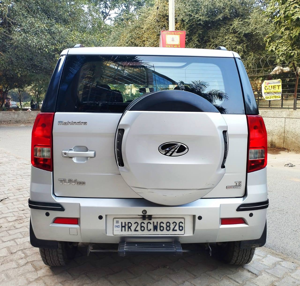 TUV300 image 4 TUV300 image 4