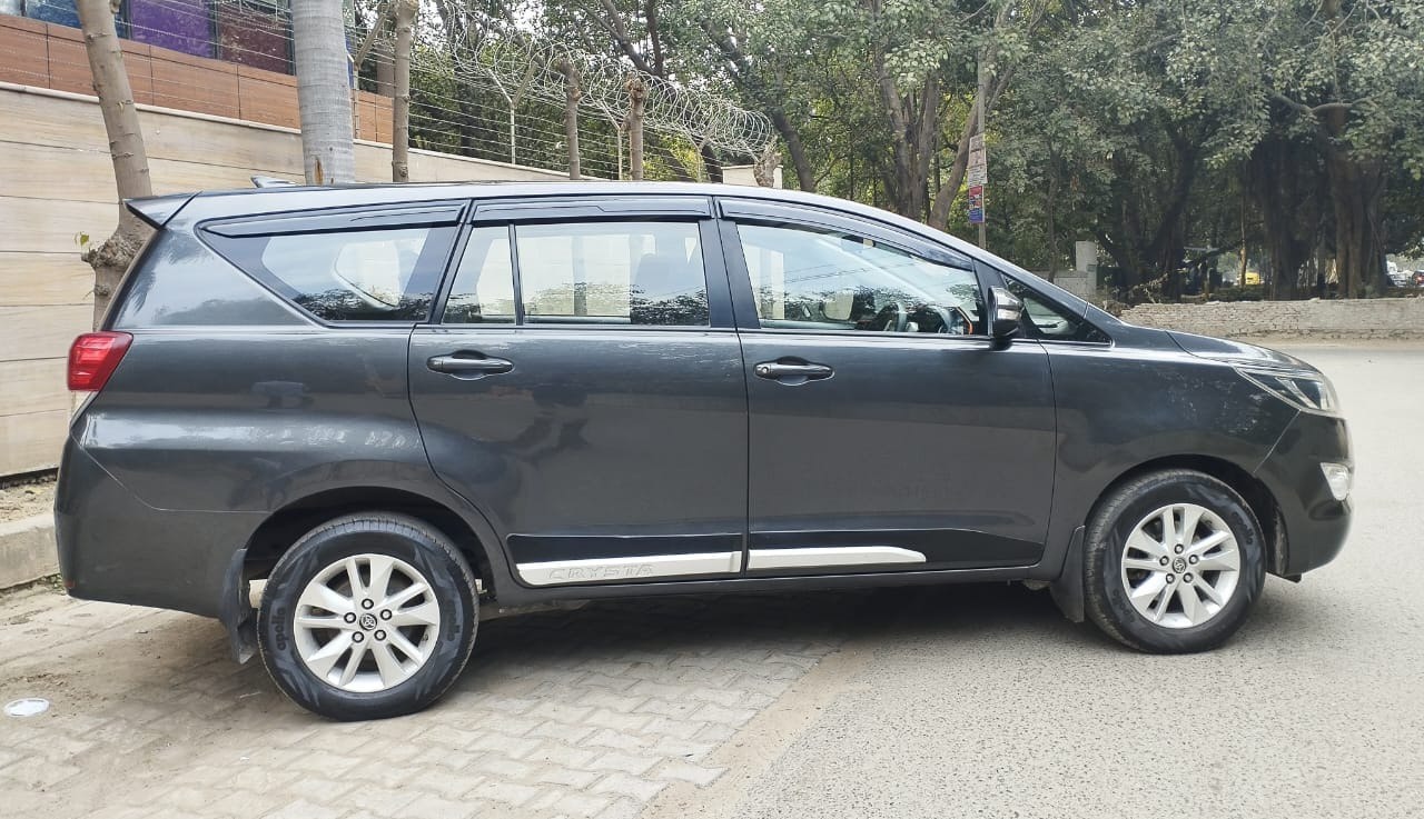 Innova Crysta image 6 Innova Crysta image 6