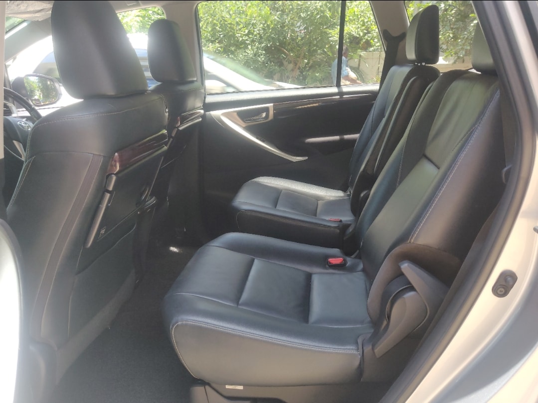 Innova Crysta image 3 Innova Crysta image 3