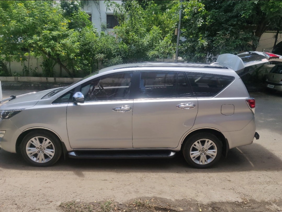 Innova Crysta image 16 Innova Crysta image 16