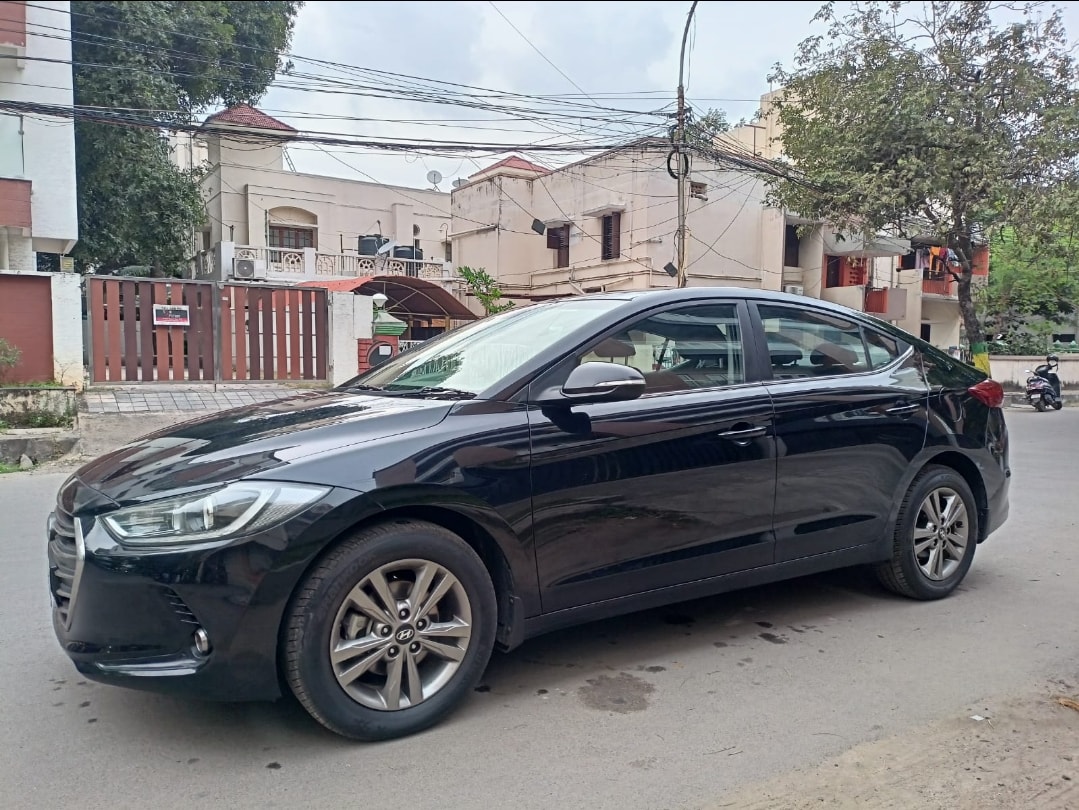 Elantra image 1 Elantra image 1