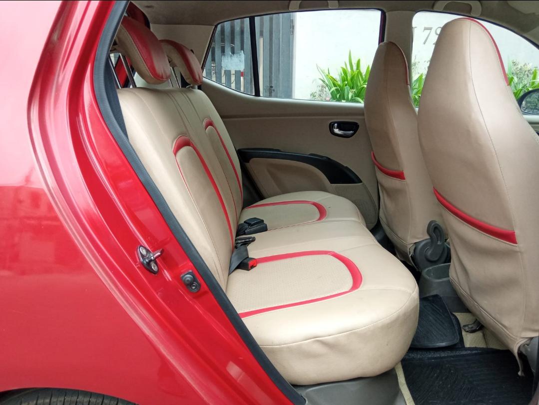 2013 Hyundai i10 1.2 Sportz AT Back Seats 