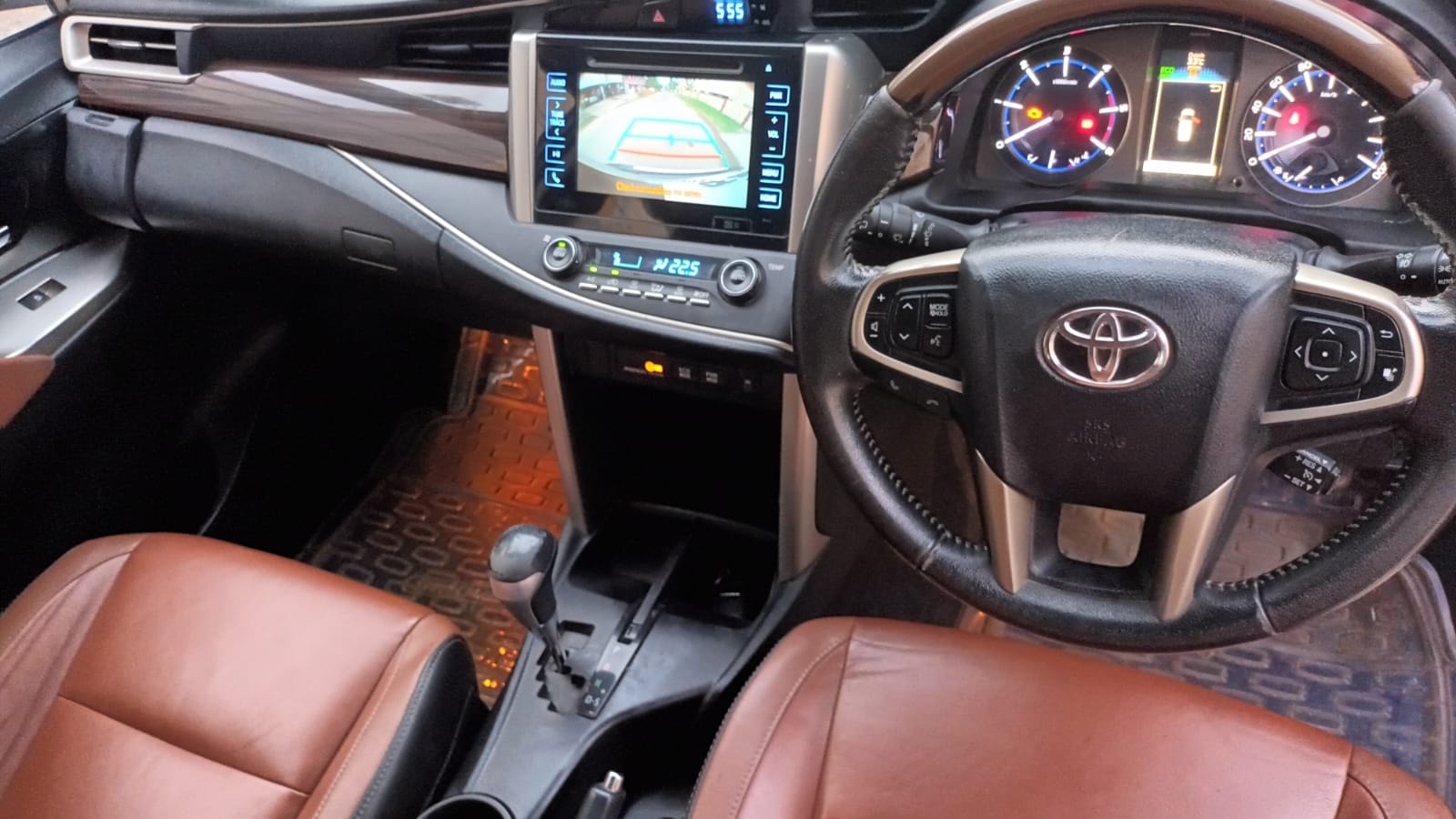 Innova Crysta image 6 Innova Crysta image 6