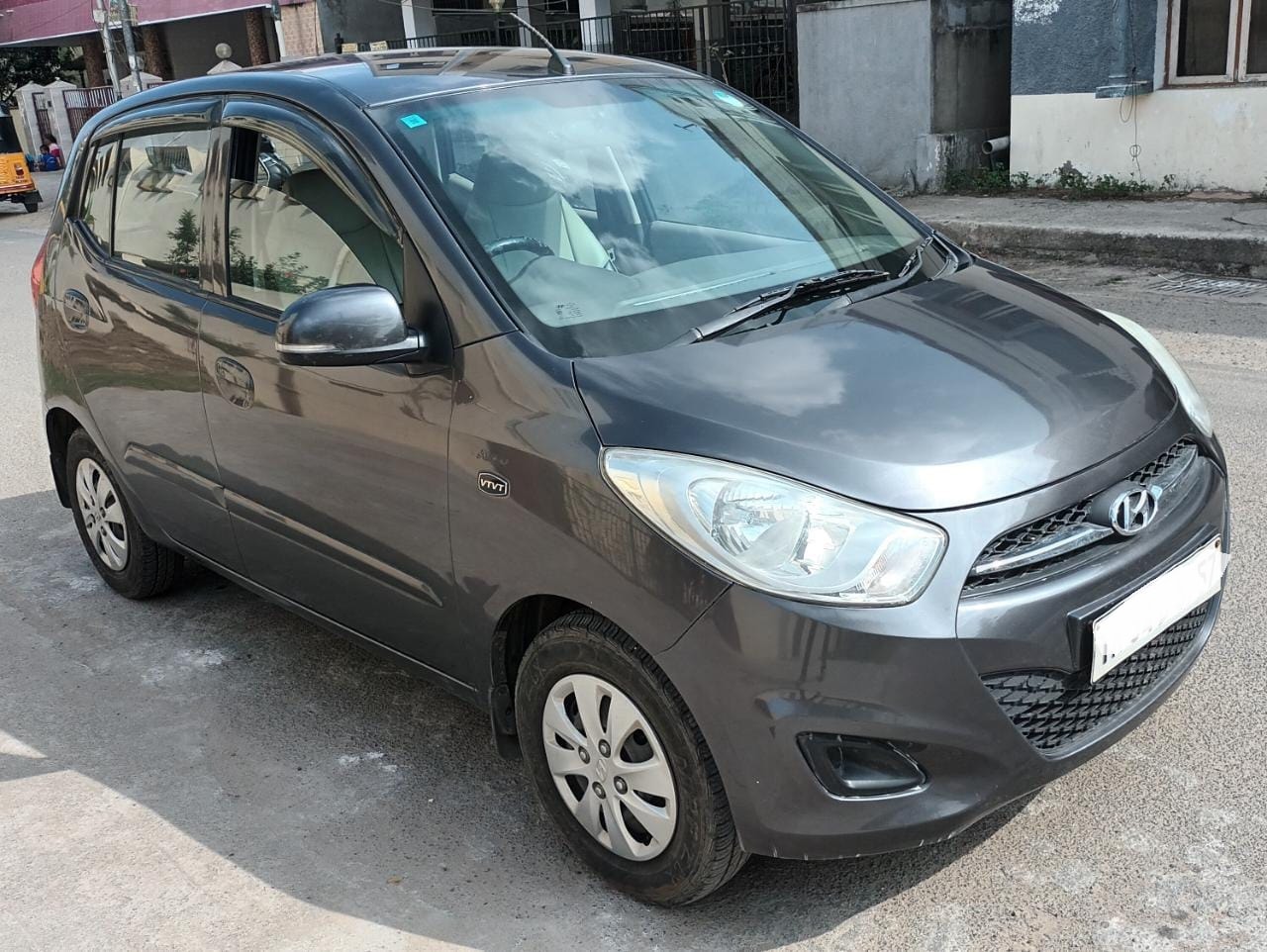 i10 image 10 i10 image 10