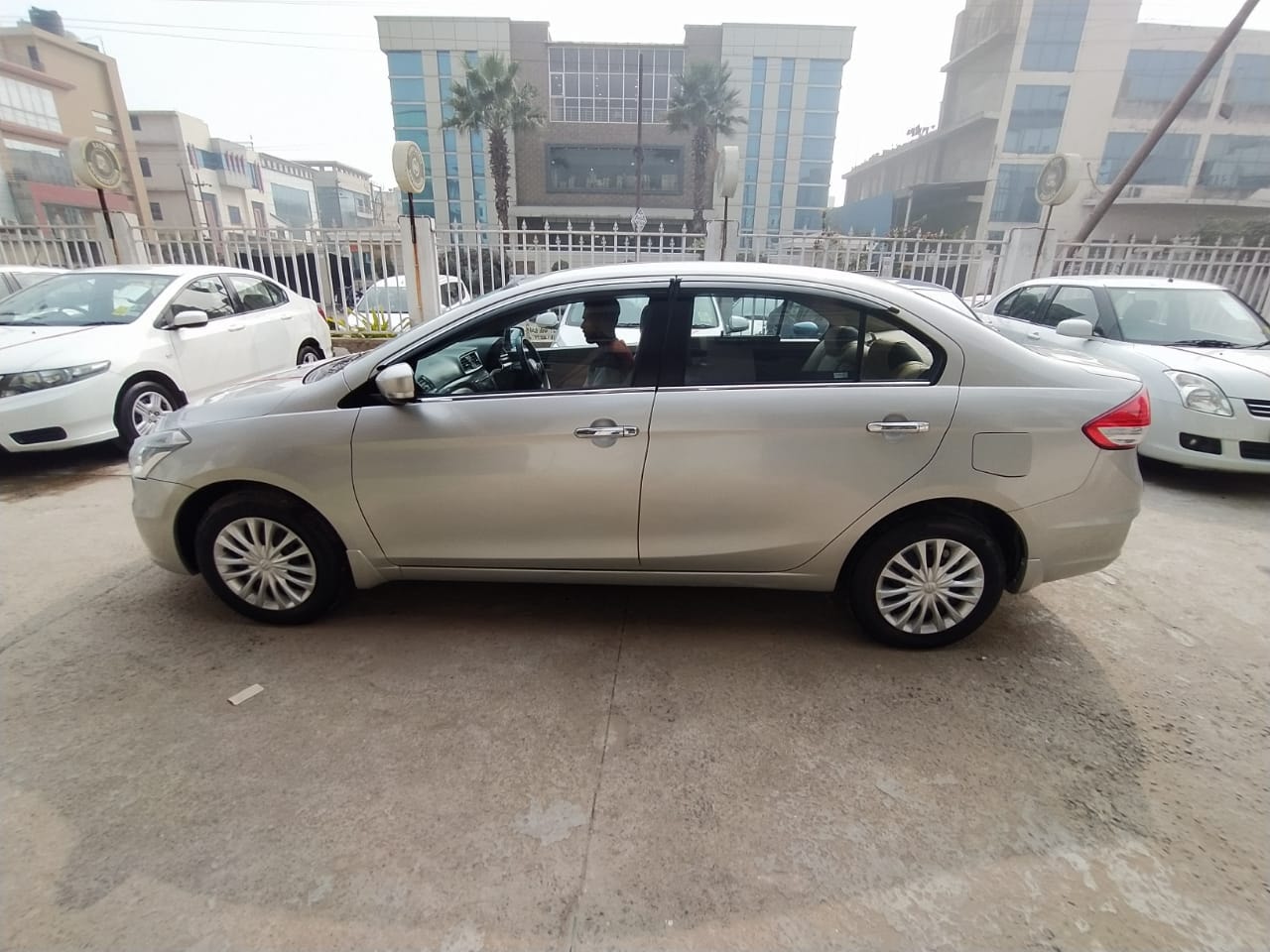 Ciaz image 9 Ciaz image 9