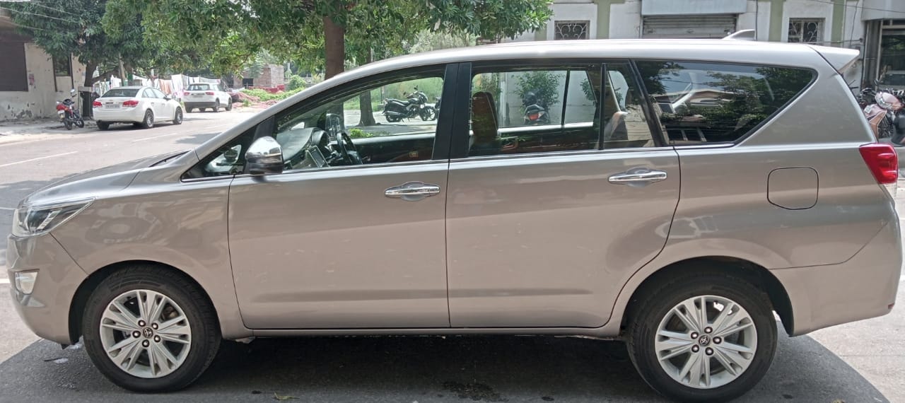 Innova Crysta image 9 Innova Crysta image 9