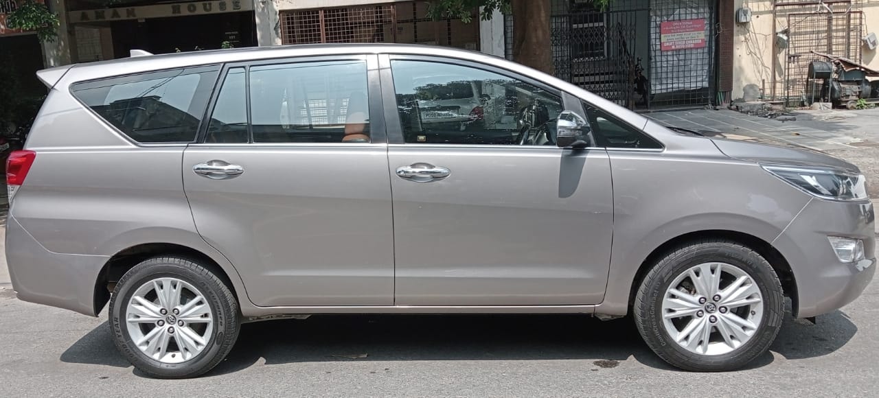 Innova Crysta image 4 Innova Crysta image 4