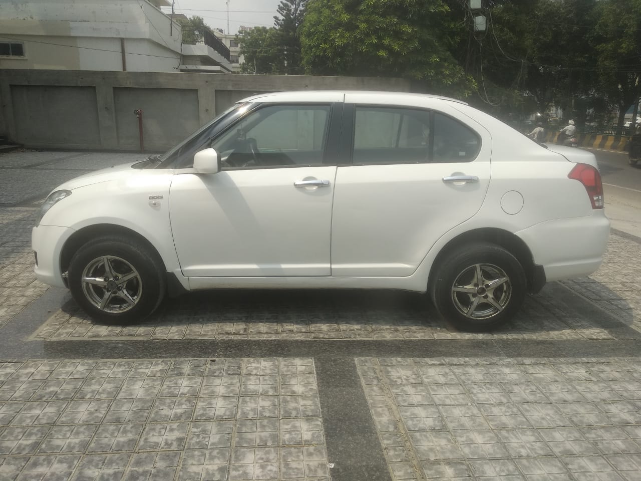 Swift DZire image 2 Swift DZire image 2