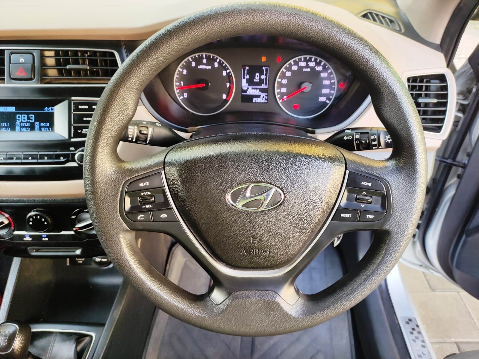 Elite i20 image 11 Elite i20 image 11