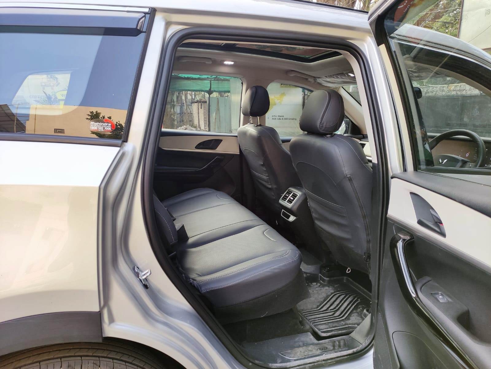 XUV700 image 13 XUV700 image 13