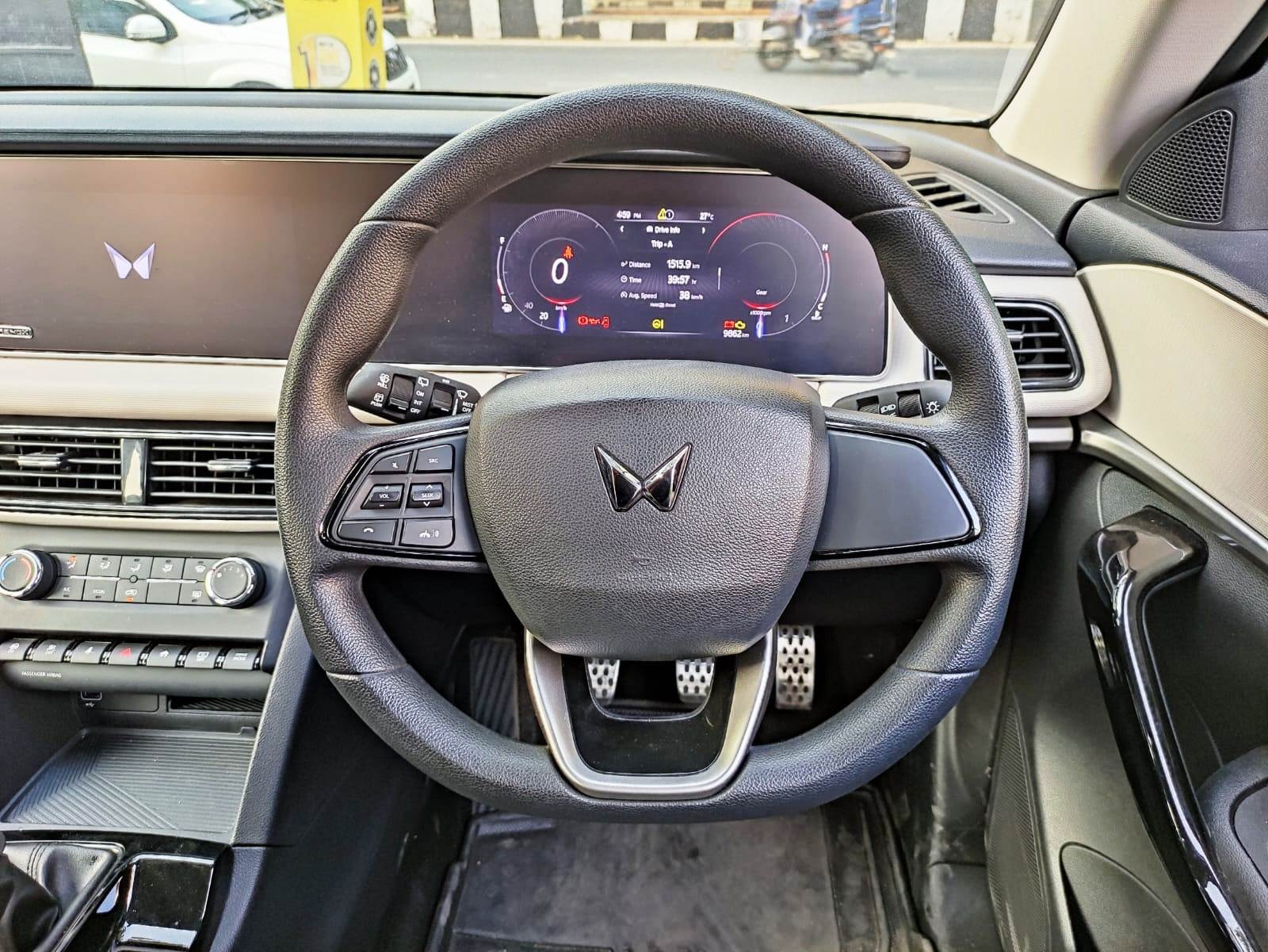 XUV700 image 11 XUV700 image 11