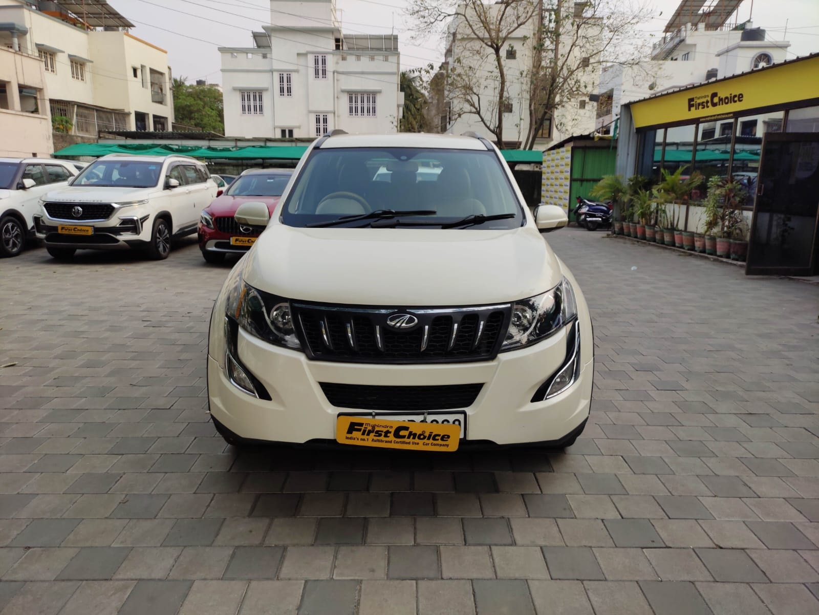 XUV500 image 1 XUV500 image 1