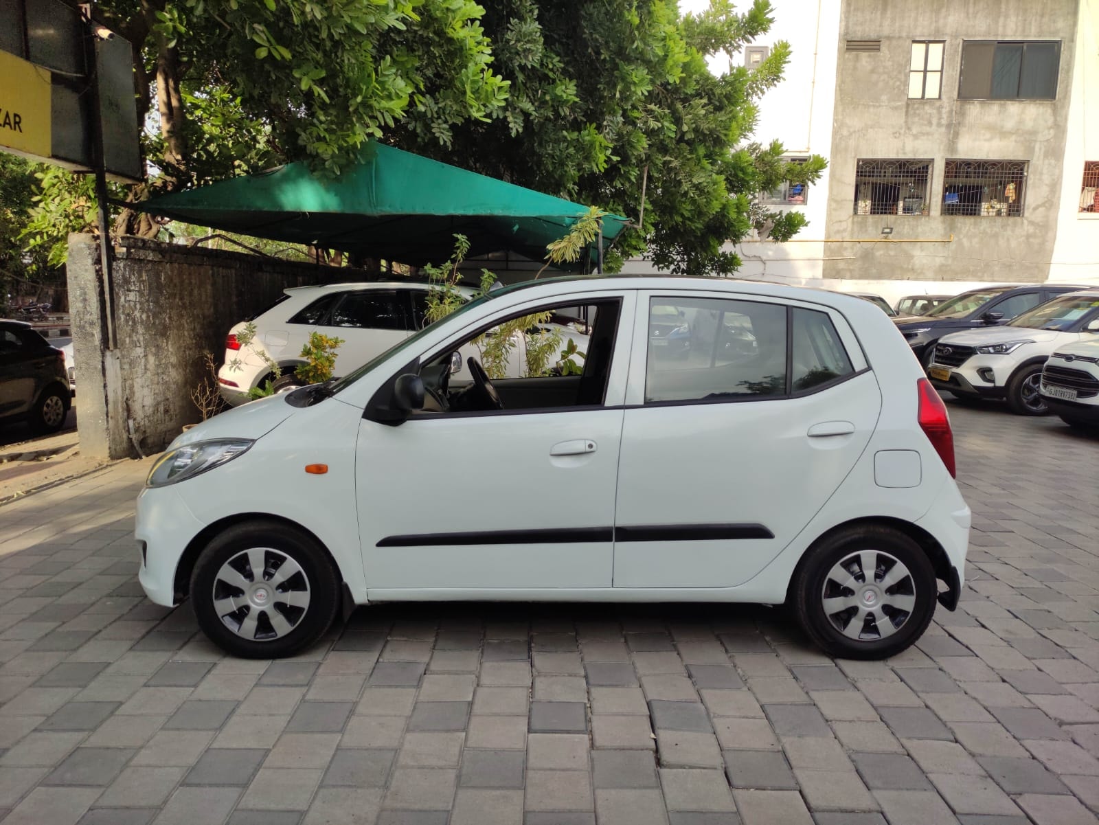 i10 image 2 i10 image 2