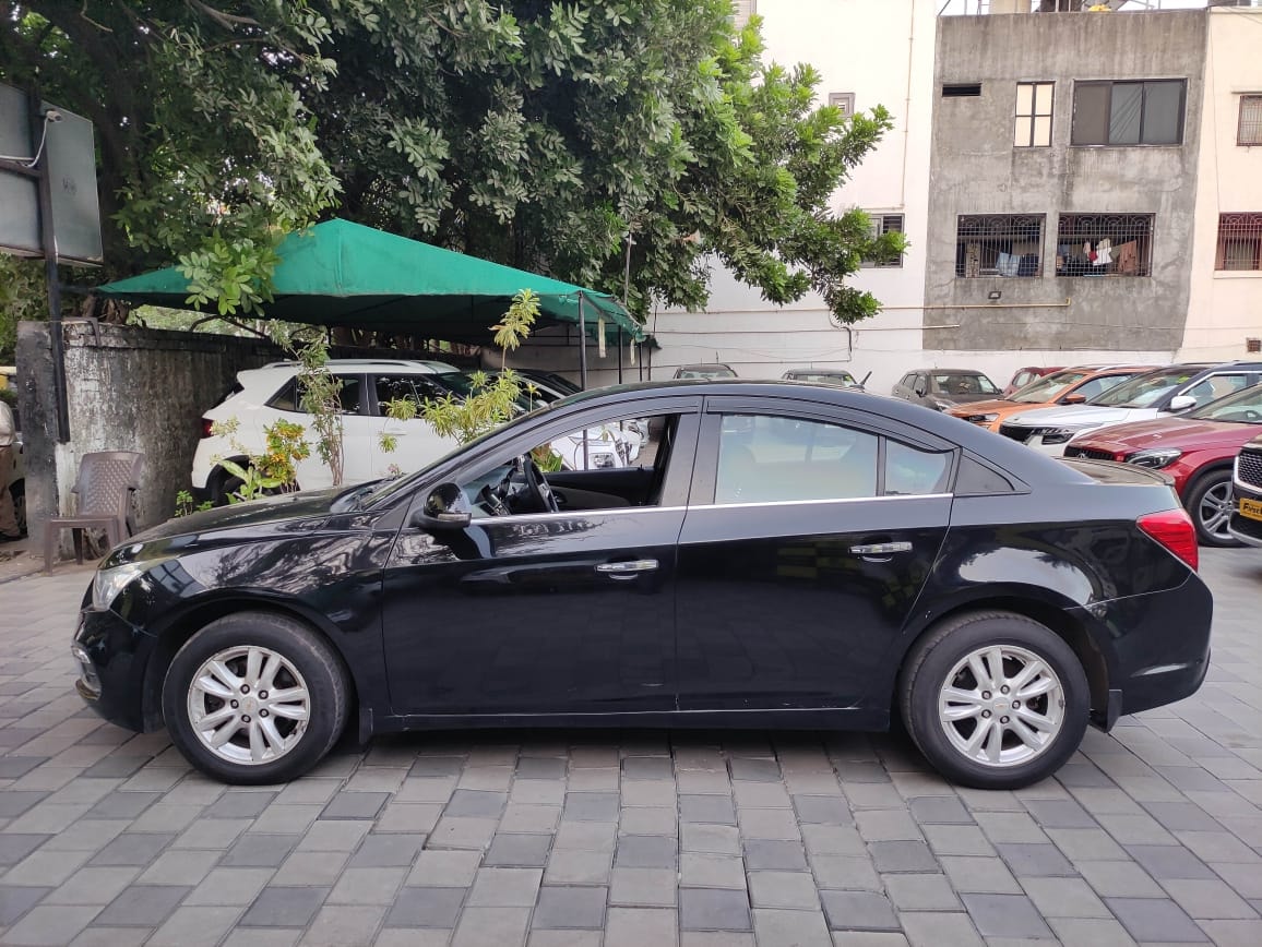 Cruze image 2 Cruze image 2