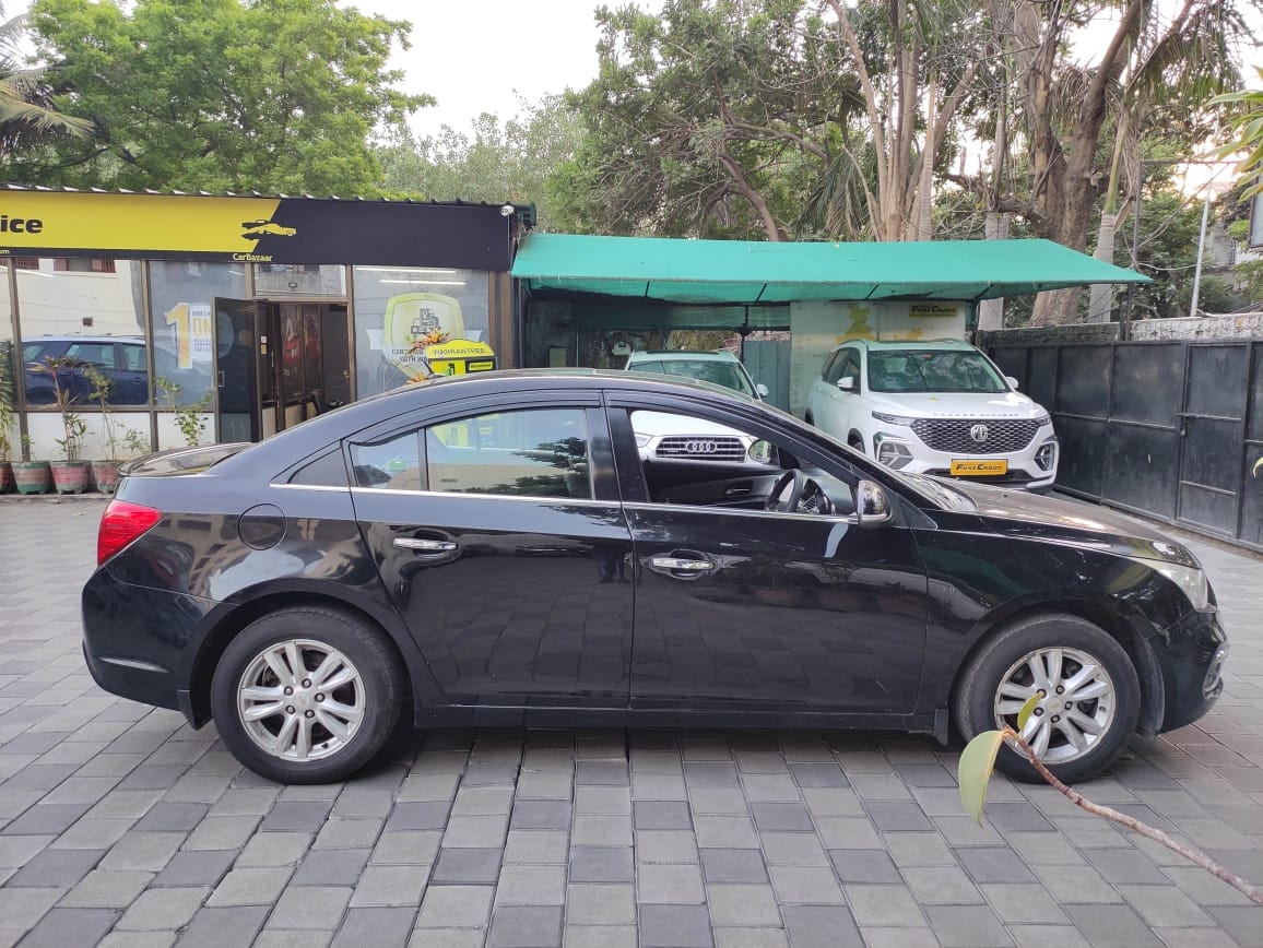 Cruze image 5 Cruze image 5