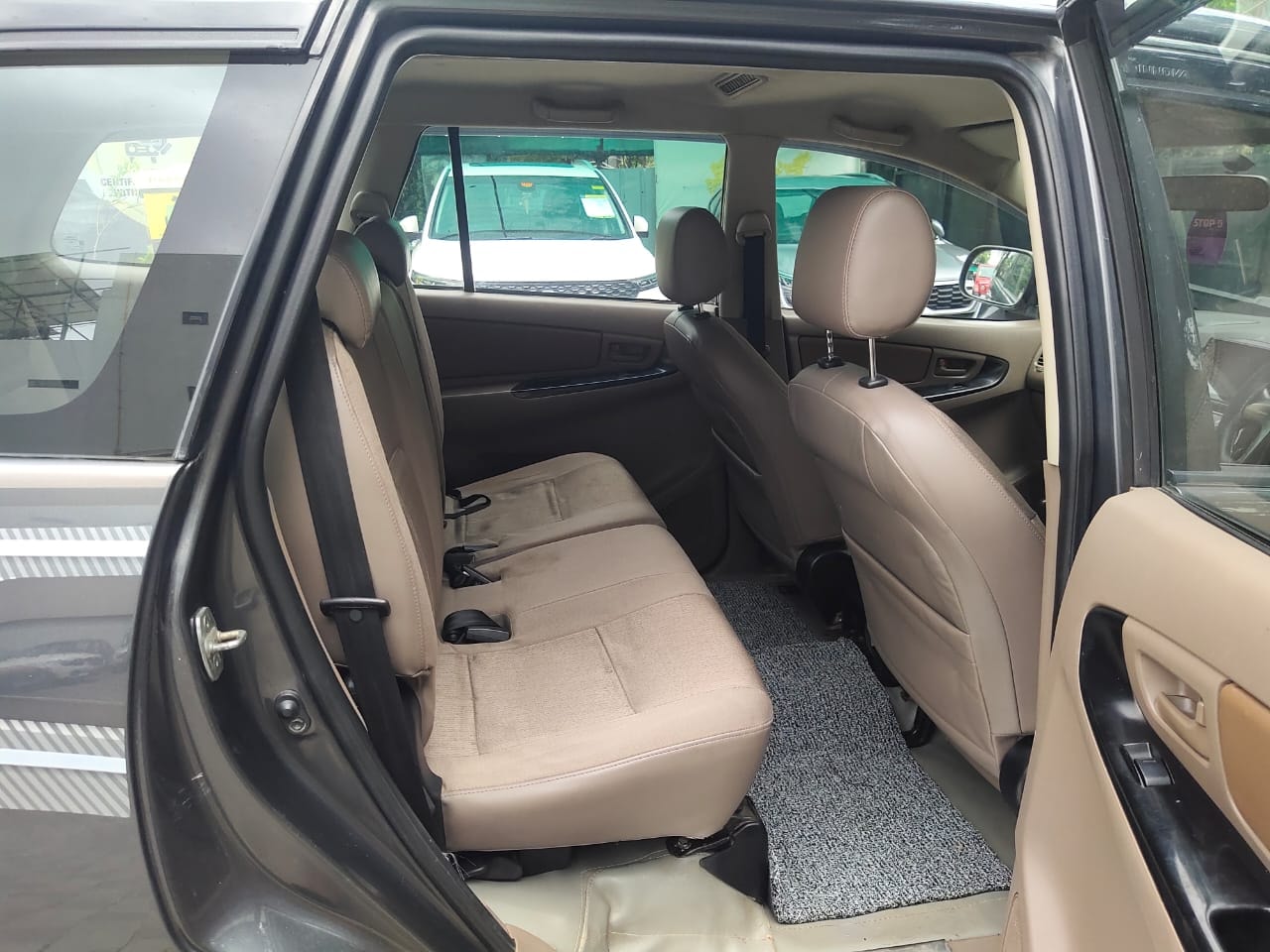 Innova image 13 Innova image 13