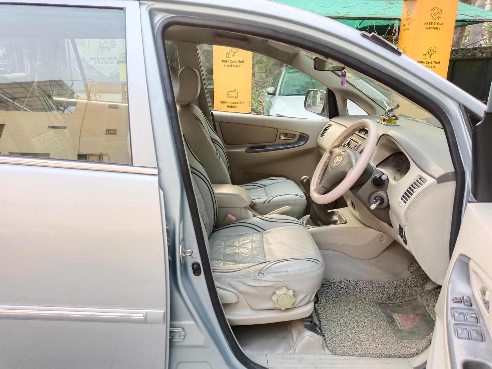 Innova image 12 Innova image 12