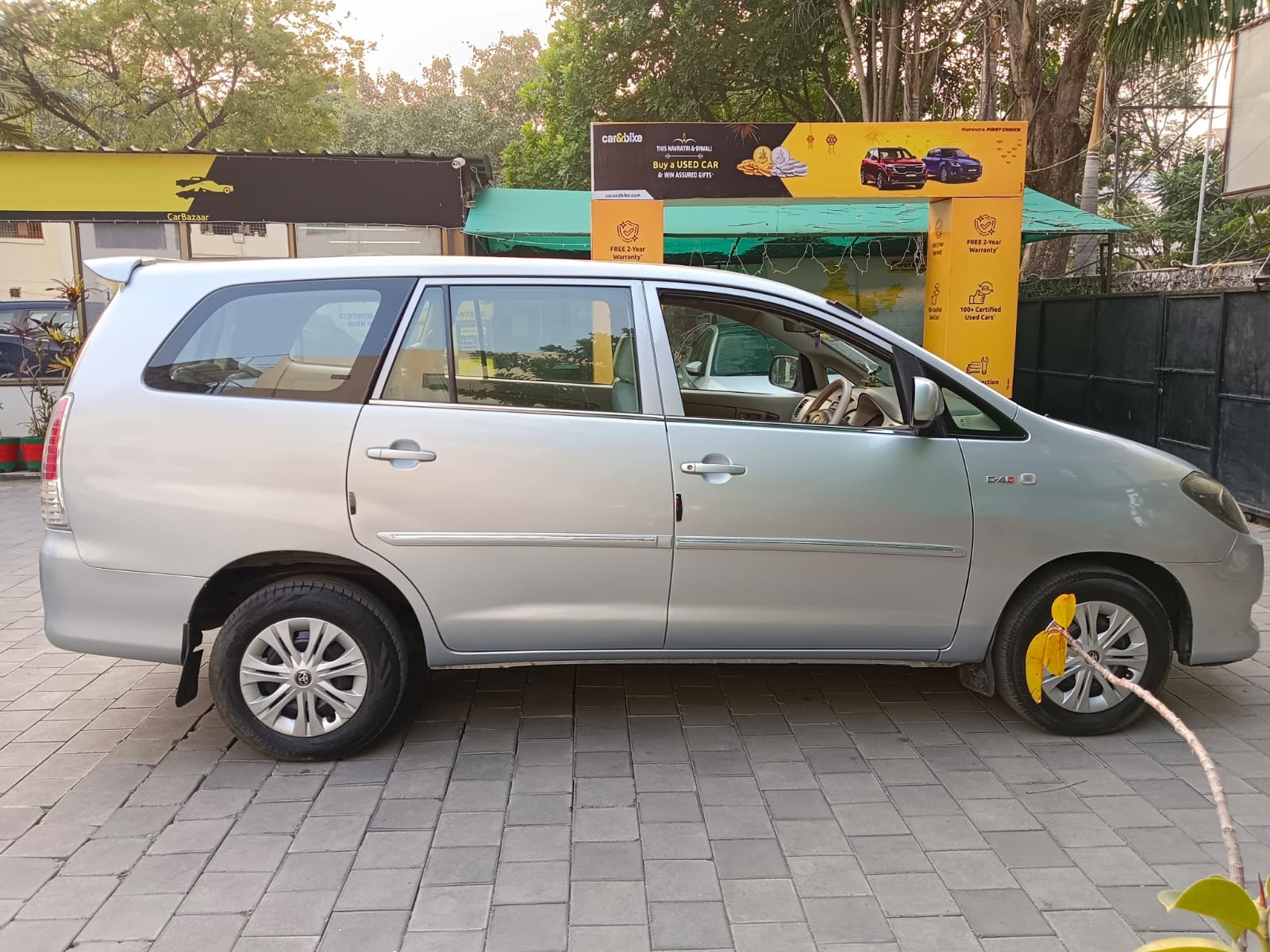 Innova image 6 Innova image 6