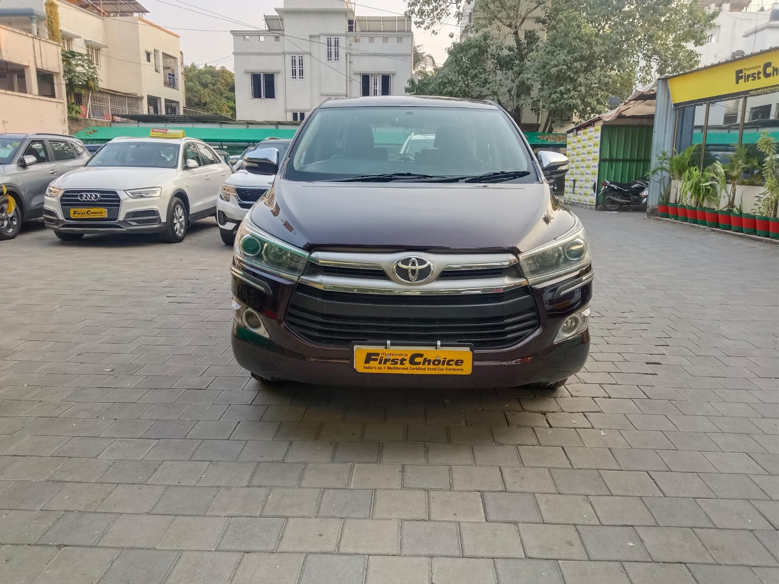 Innova Crysta image 1 Innova Crysta image 1