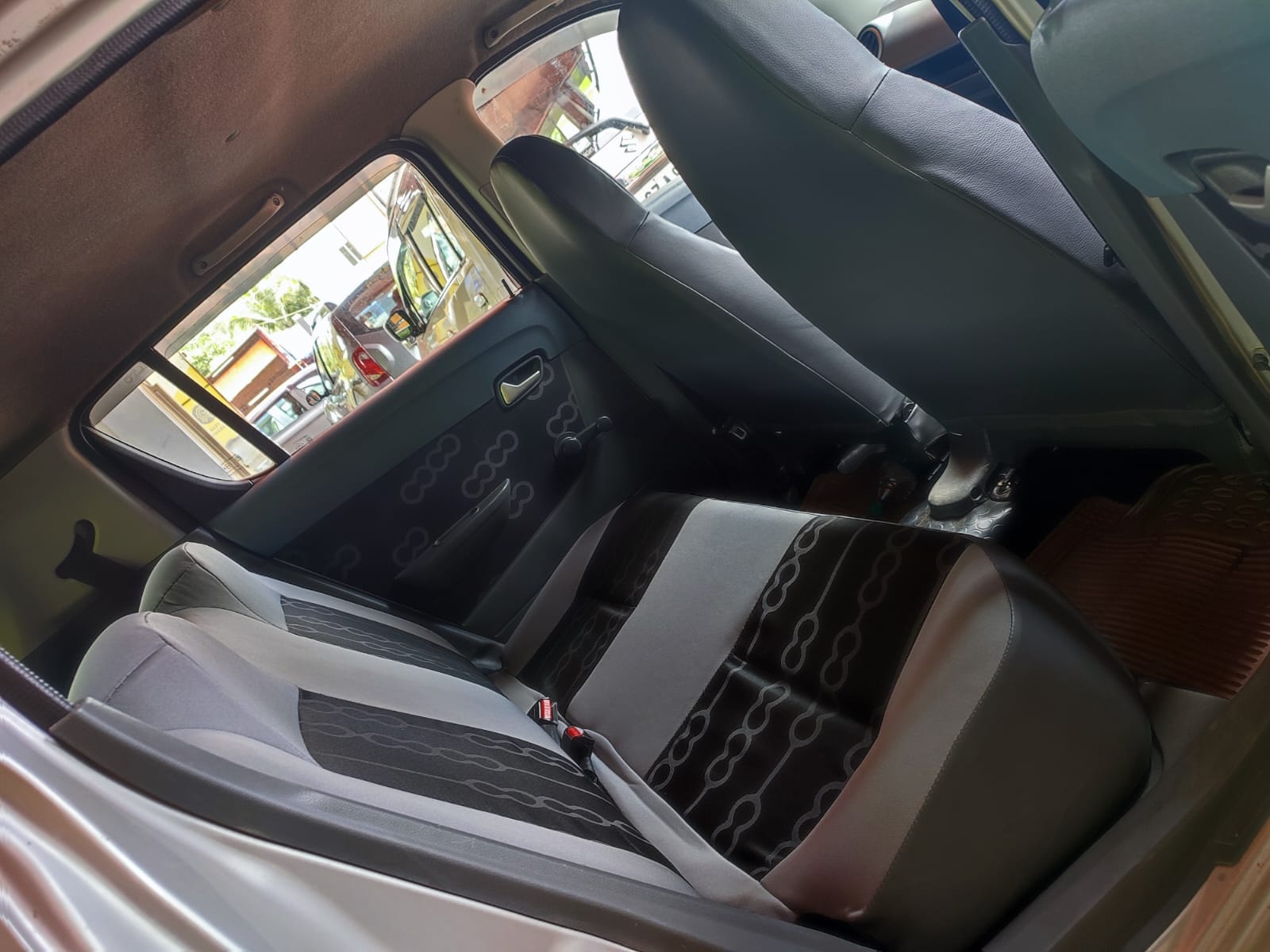 Alto 800 image 9 Alto 800 image 9