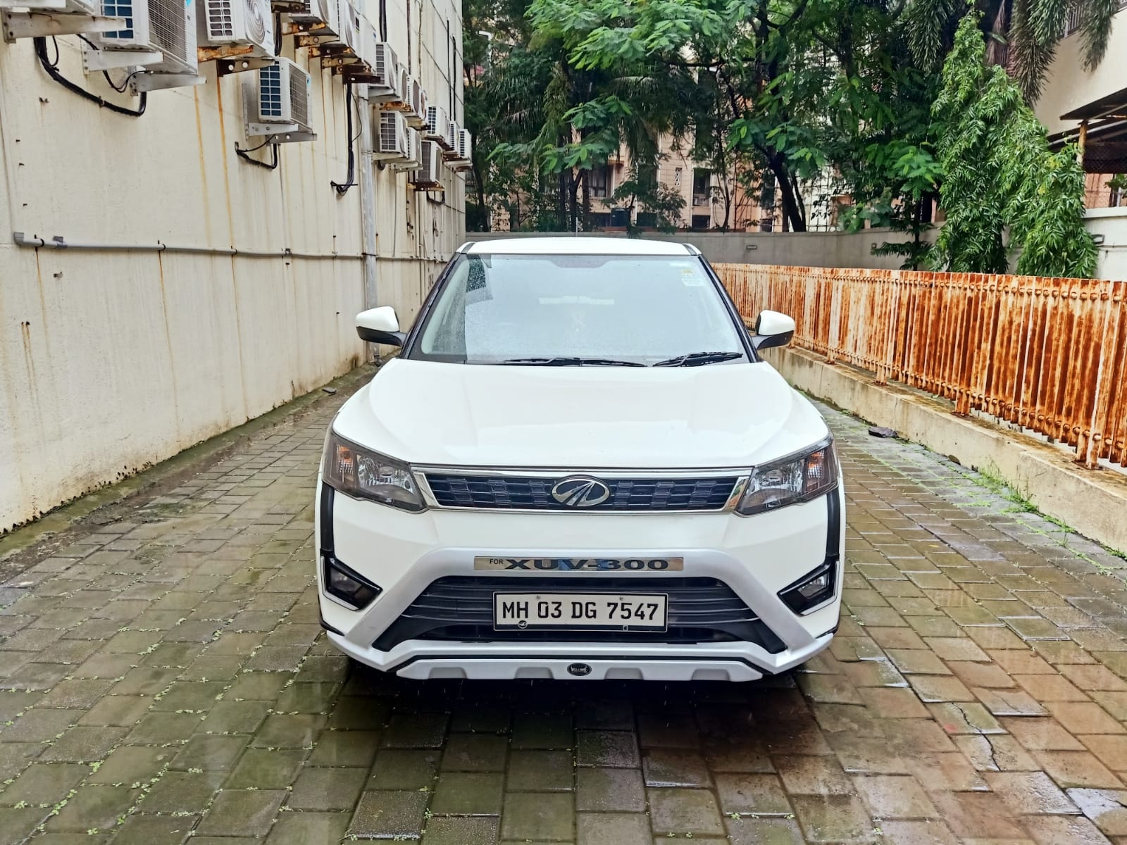 XUV300 image 1 XUV300 image 1