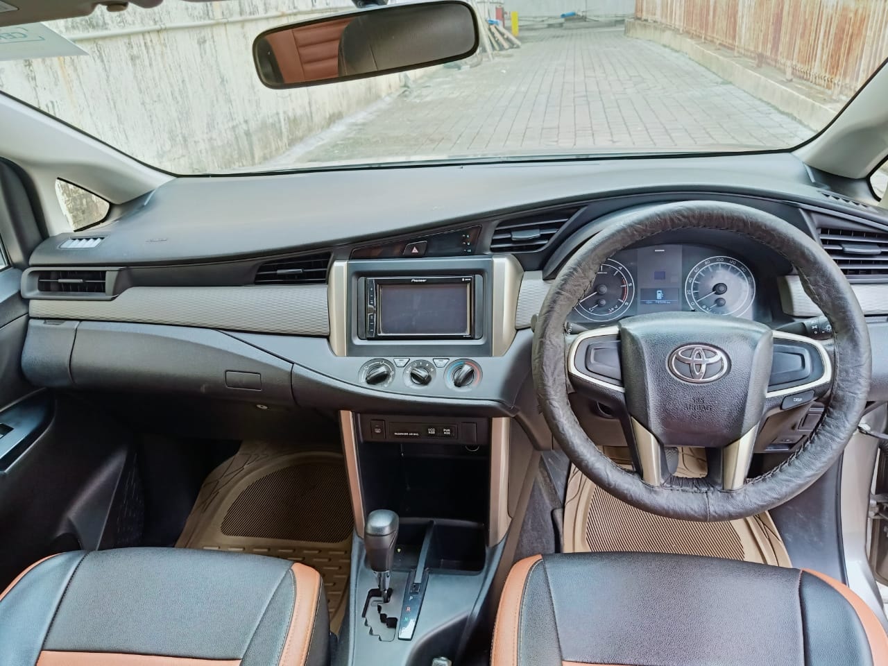 Innova Crysta image 10 Innova Crysta image 10