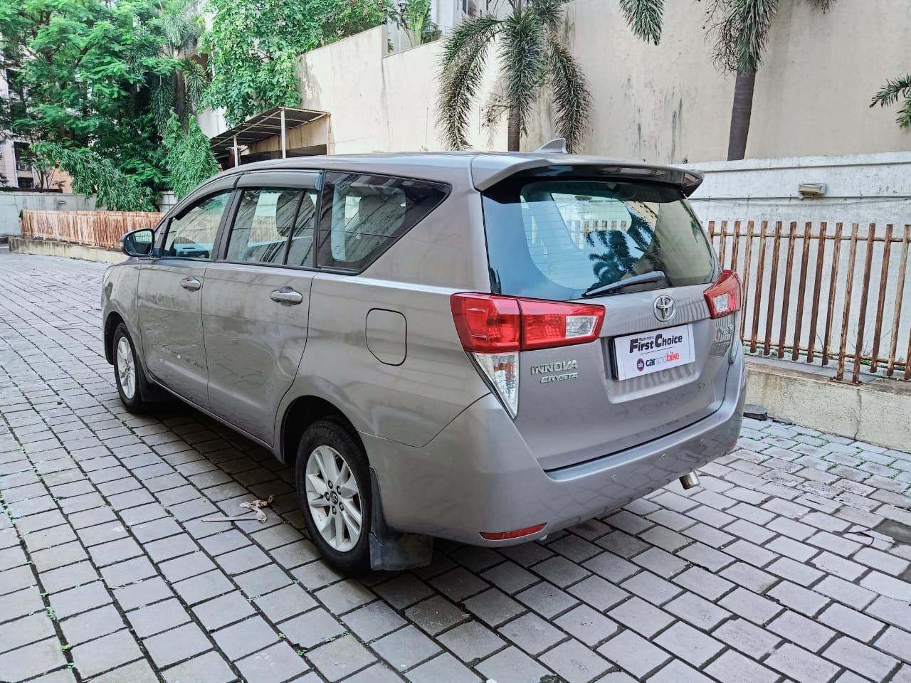 Innova Crysta image 5 Innova Crysta image 5