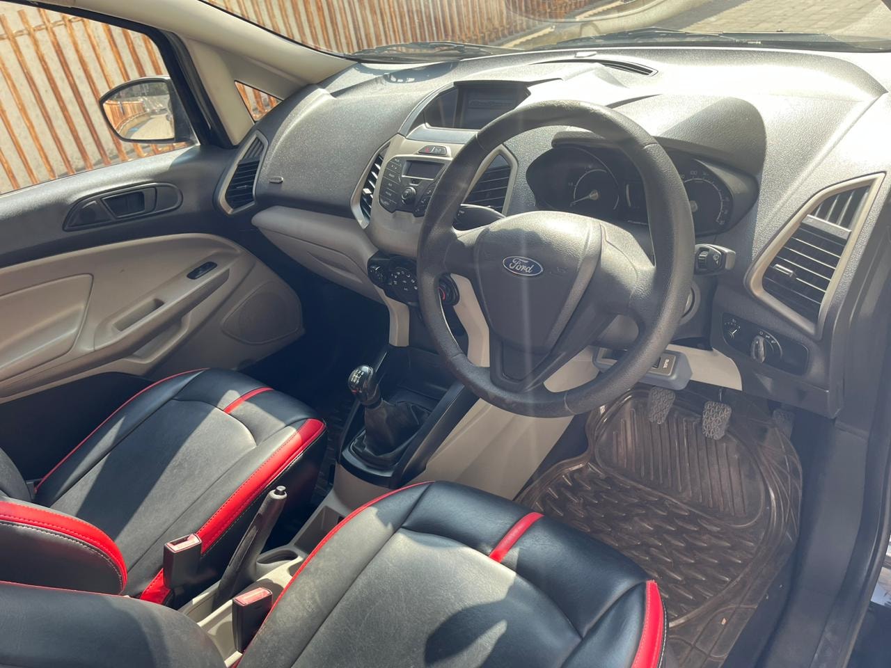 EcoSport image 11 EcoSport image 11