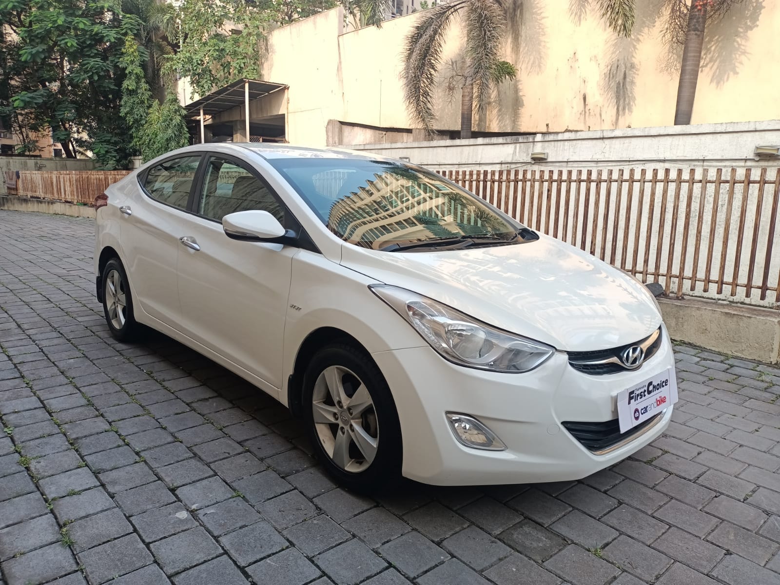 Elantra image 2 Elantra image 2