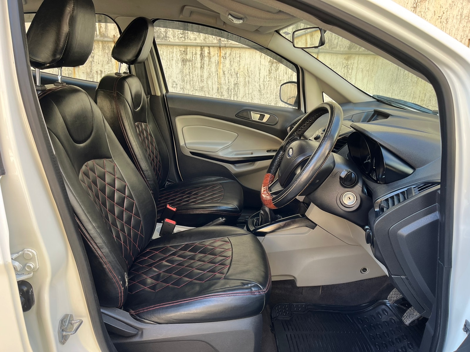 EcoSport image 13 EcoSport image 13