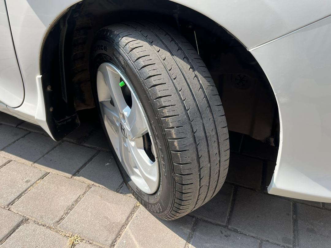 2016 Honda City V MT Petrol BS IV Wheels Tyres 