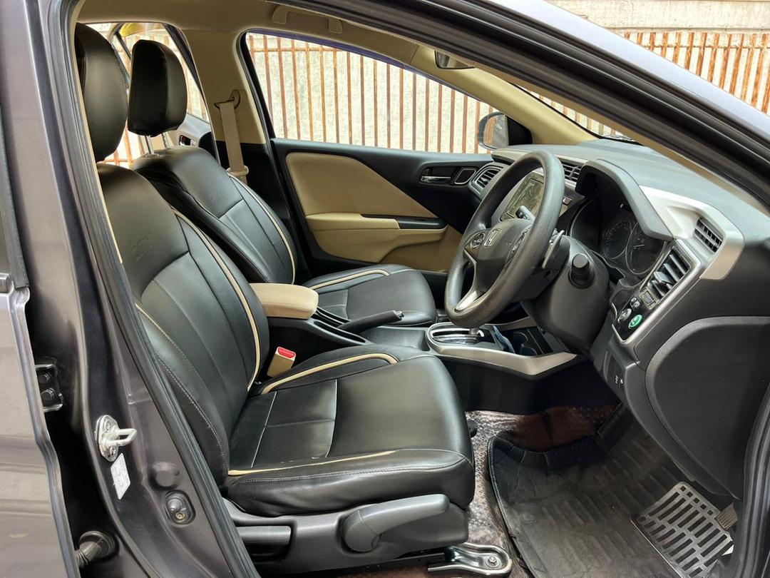 2017 Honda City V CVT Petrol [2019-2023] Front Seats 