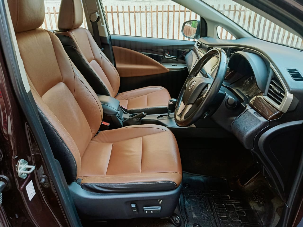 Innova Crysta image 12 Innova Crysta image 12