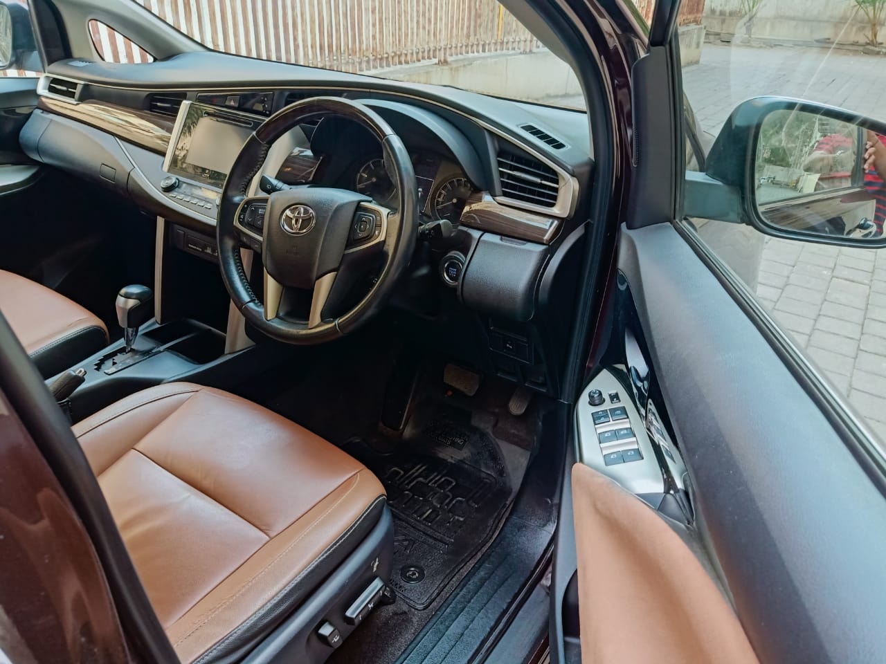 Innova Crysta image 11 Innova Crysta image 11