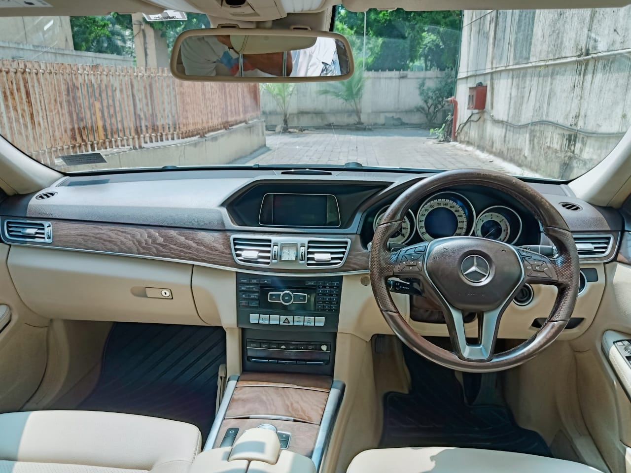 E-Class image 11 E-Class image 11