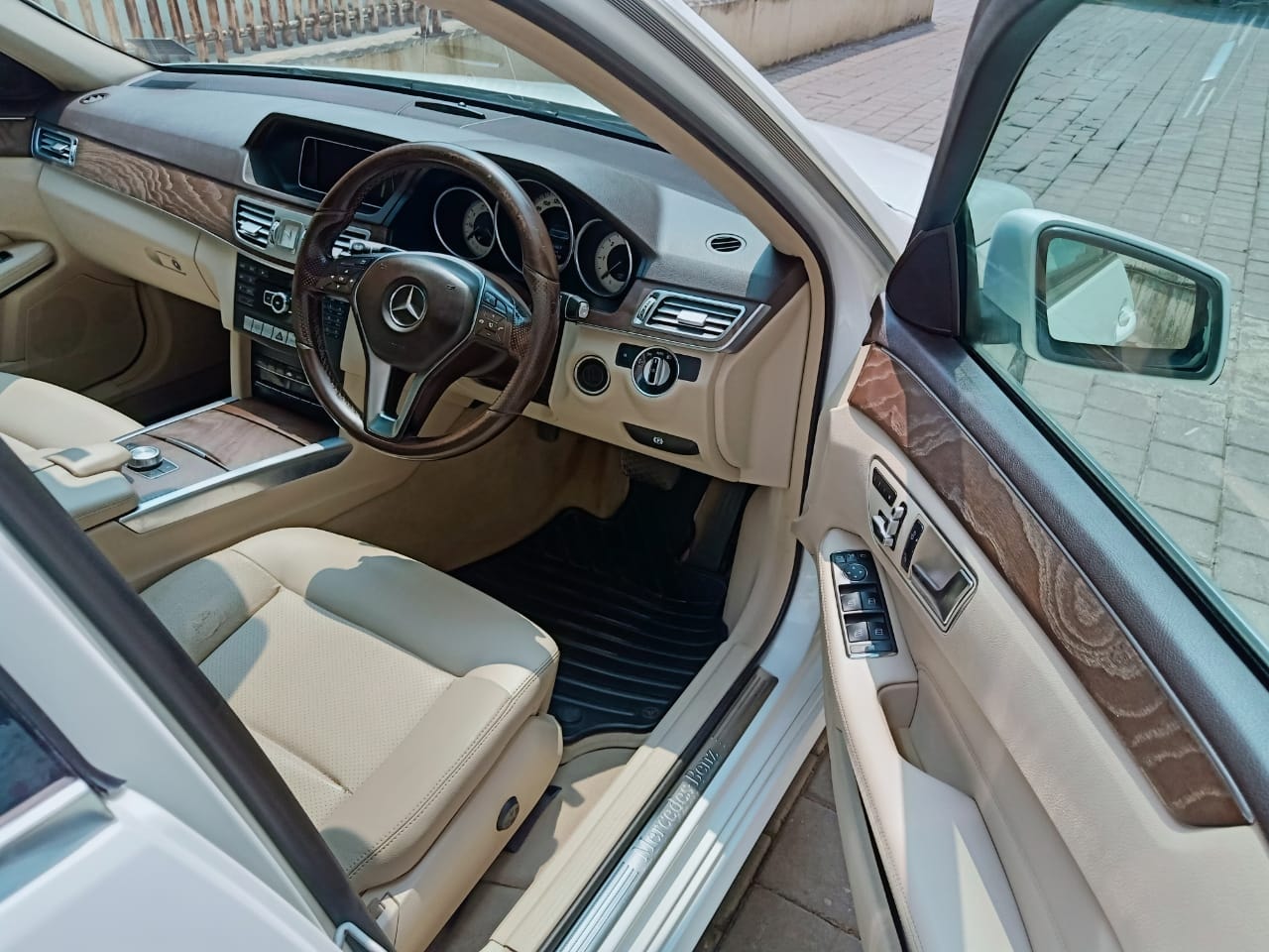 E-Class image 12 E-Class image 12