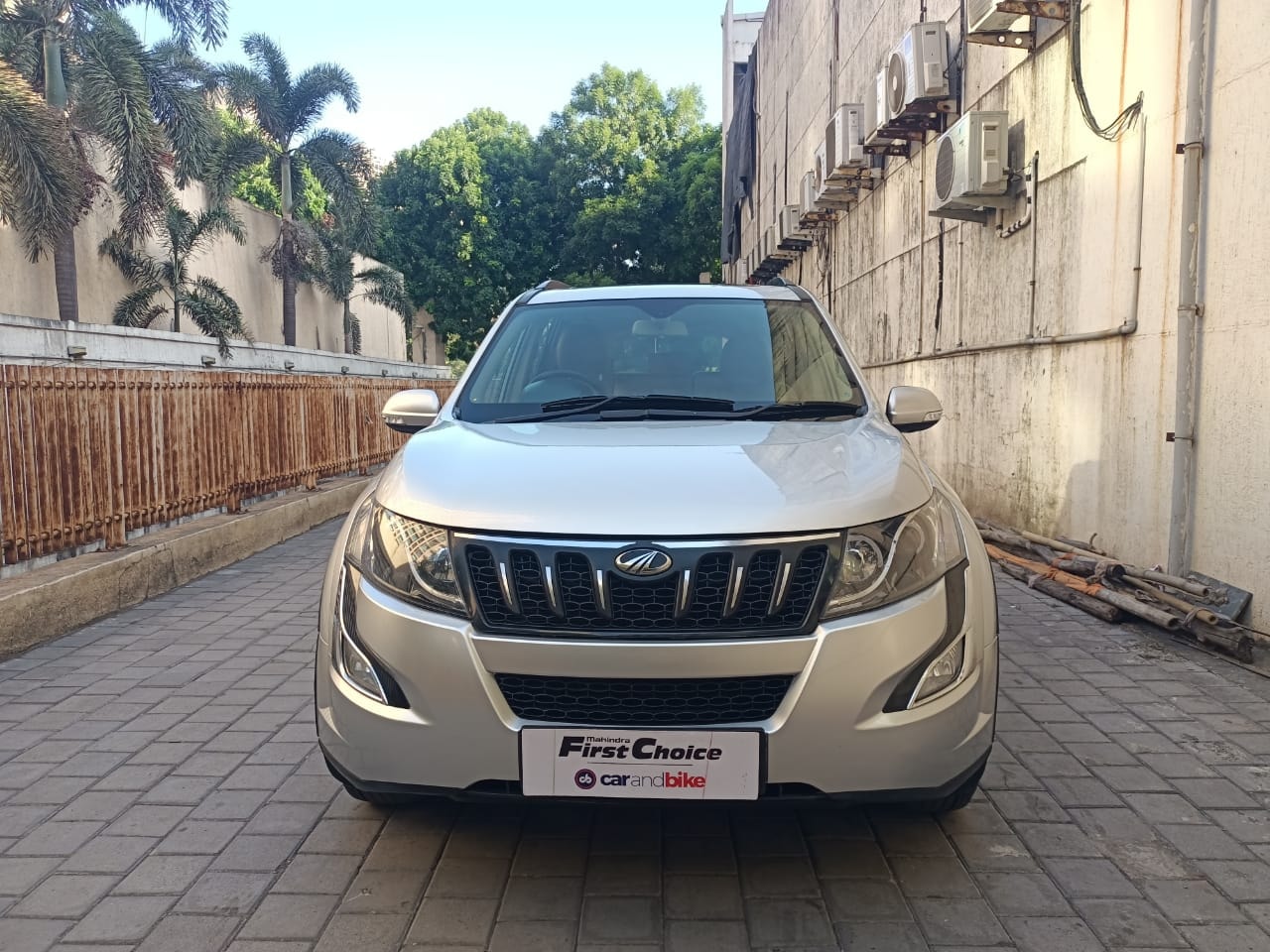 XUV500 image 1 XUV500 image 1