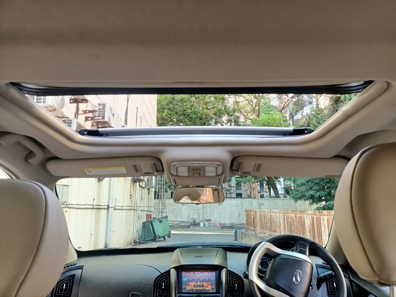 XUV500 image 15 XUV500 image 15