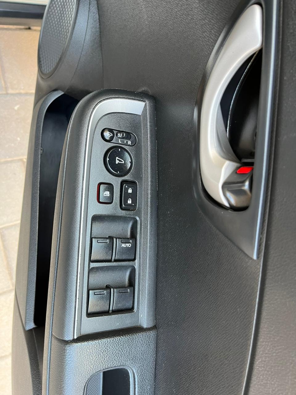 BR-V image 5 BR-V image 5