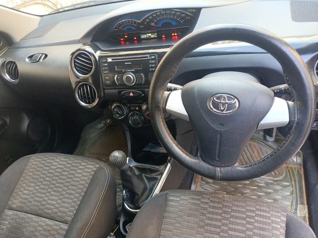 2015 Toyota Etios Cross 1.2 G Steering 