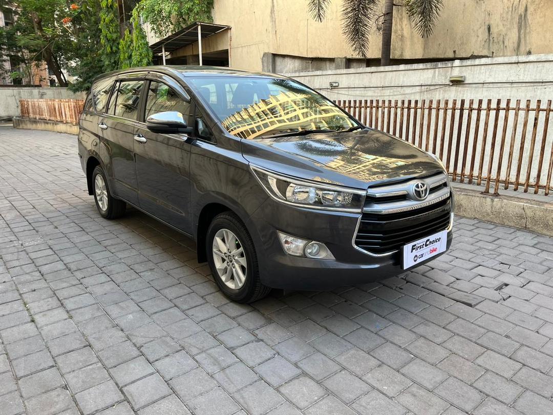 2017 Toyota Innova Crysta 2.8 GX AT 7-Seater Right Side View 