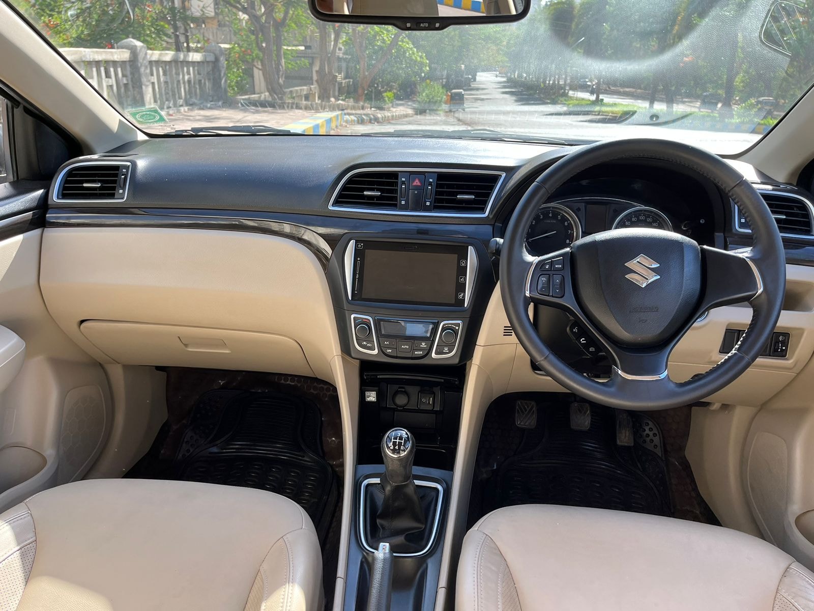 Ciaz image 11 Ciaz image 11