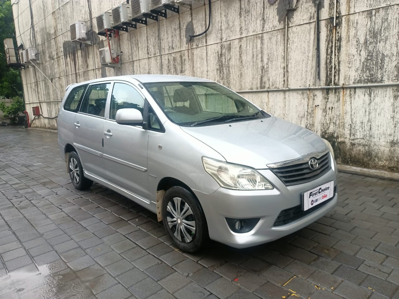 Innova image 7 Innova image 7