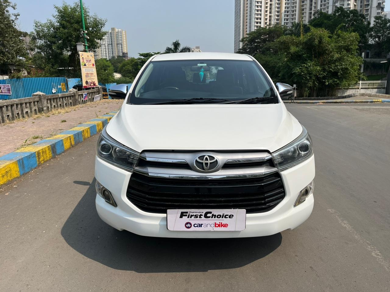 Innova Crysta image 1 Innova Crysta image 1