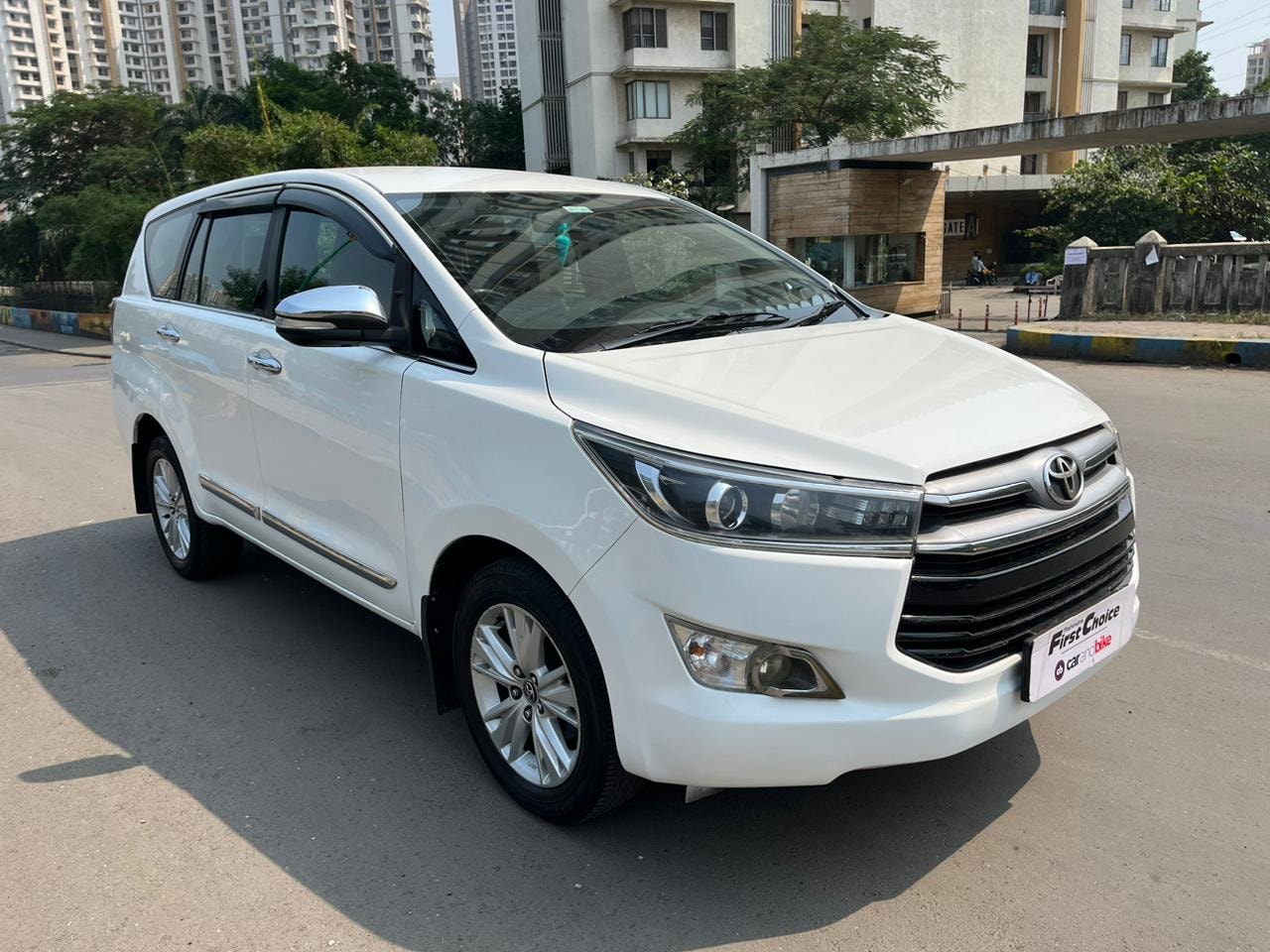 Innova Crysta image 7 Innova Crysta image 7