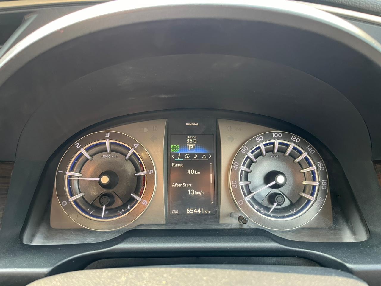 Innova Crysta image 10 Innova Crysta image 10
