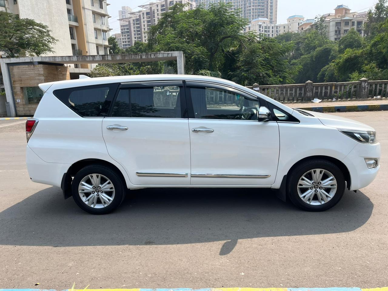 Innova Crysta image 6 Innova Crysta image 6