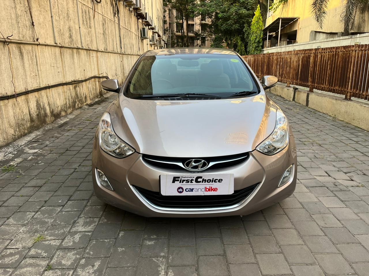 Elantra image 1 Elantra image 1