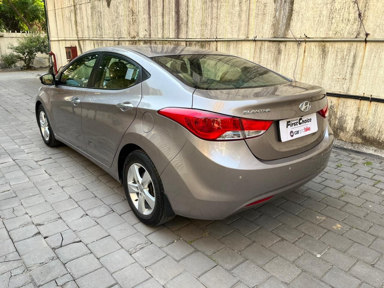 Elantra image 2 Elantra image 2